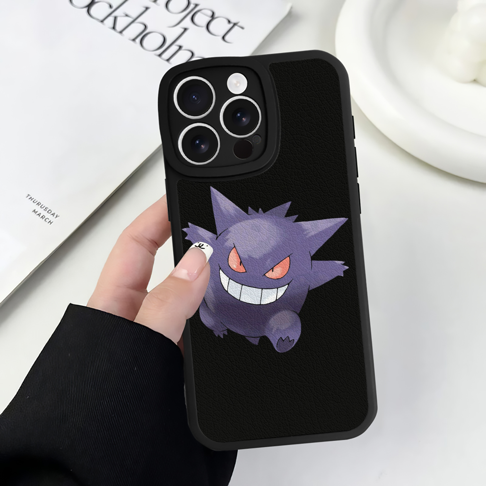 （画像用） ポケットモンスター Pokémon 【iPhone 16シリーズ対応】シリコンスマホケース（レザー調） 材質：シリコン